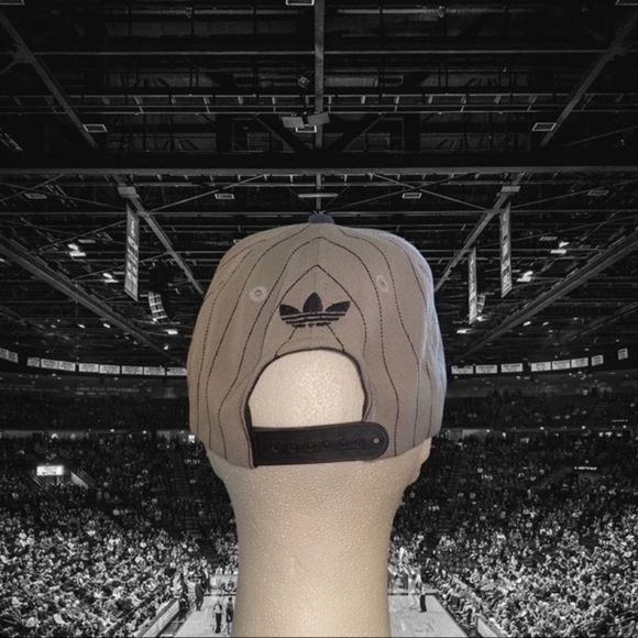 𝅺Adidas San Antonio spurs snap back - Picture 2 of 4